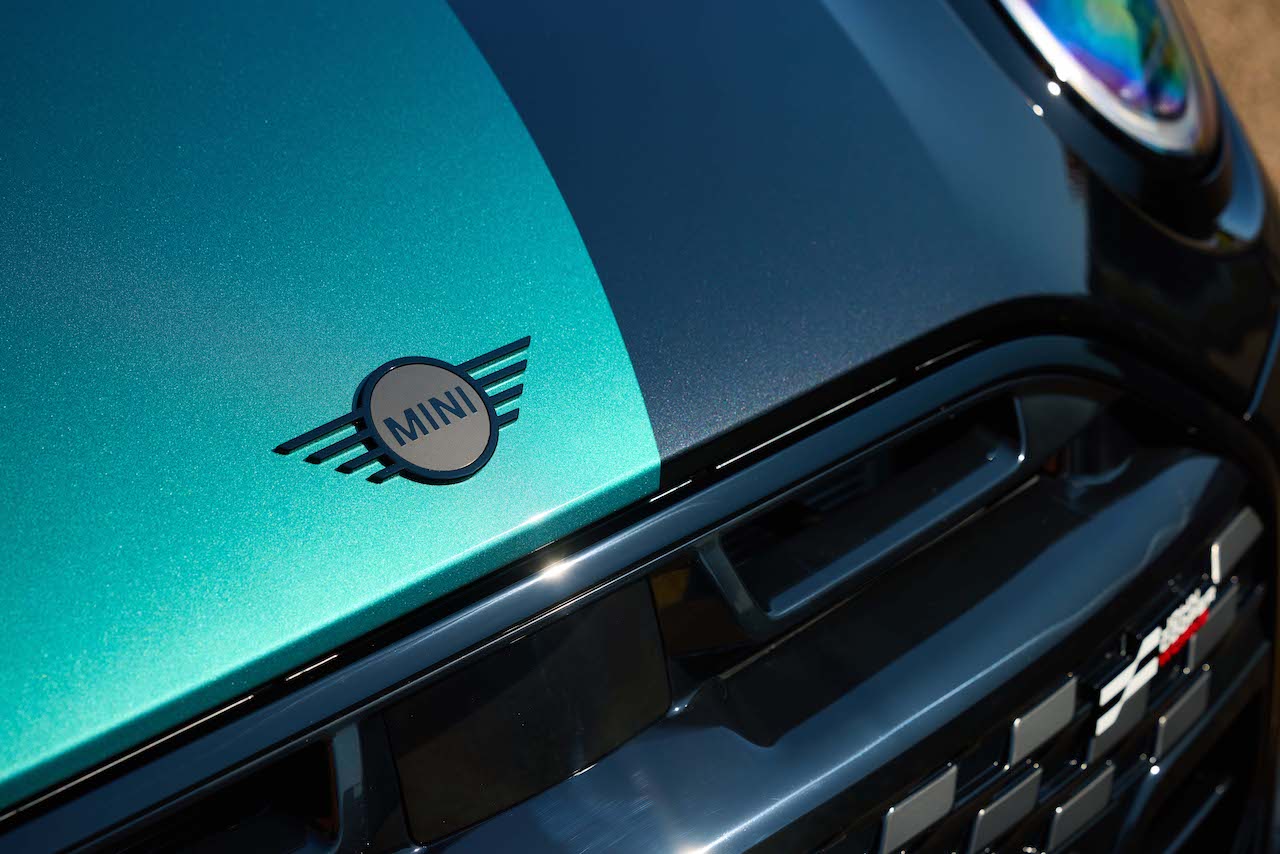 P90635321_highRes_mini-01-the-brands-f